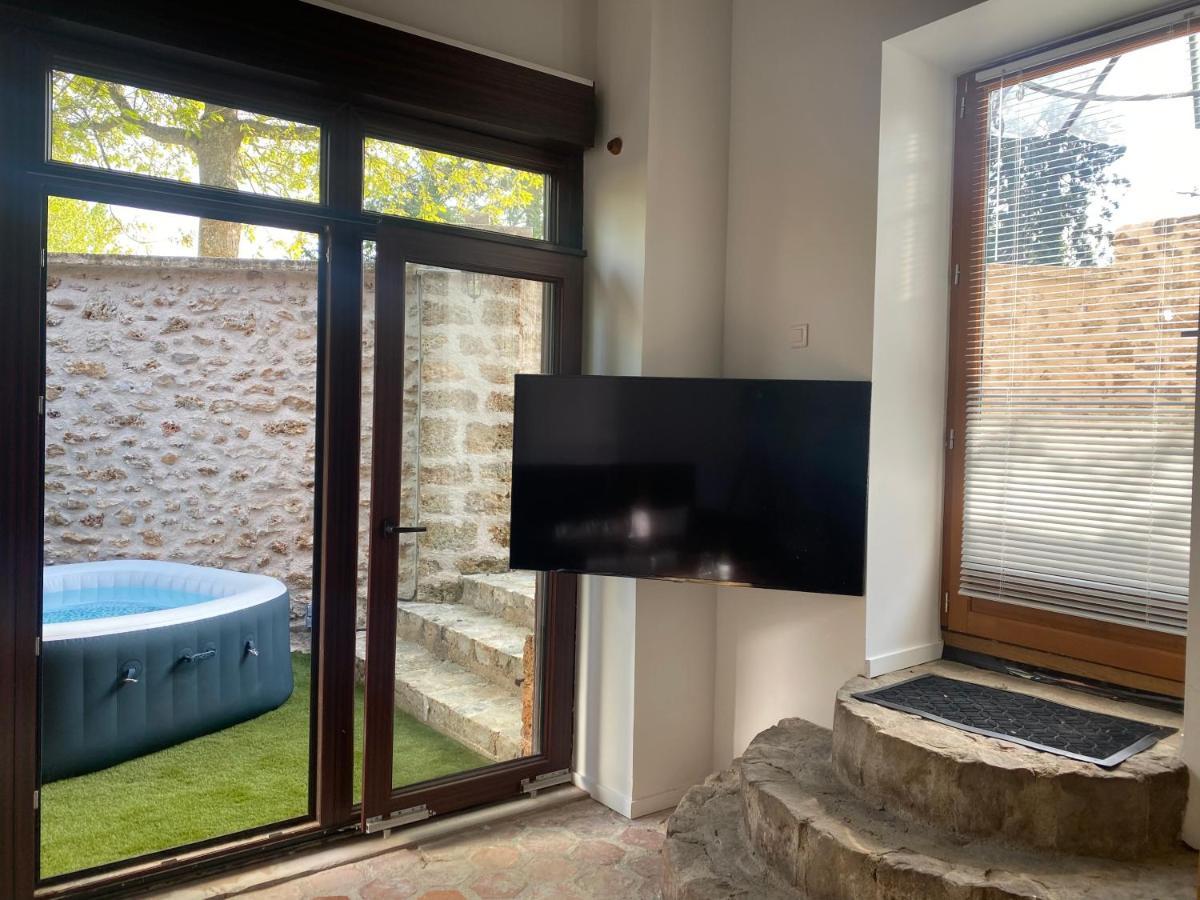 Studio Duplex Avec Spa Et Cour Privee Bonnelles Zewnętrze zdjęcie