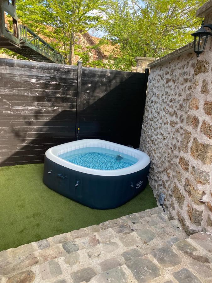 Studio Duplex Avec Spa Et Cour Privee Bonnelles Zewnętrze zdjęcie