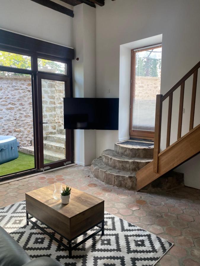 Studio Duplex Avec Spa Et Cour Privee Bonnelles Zewnętrze zdjęcie