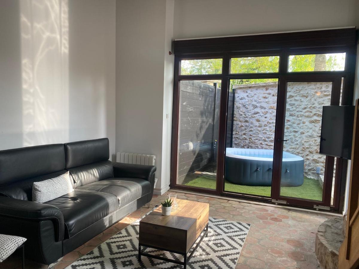 Studio Duplex Avec Spa Et Cour Privee Bonnelles Zewnętrze zdjęcie