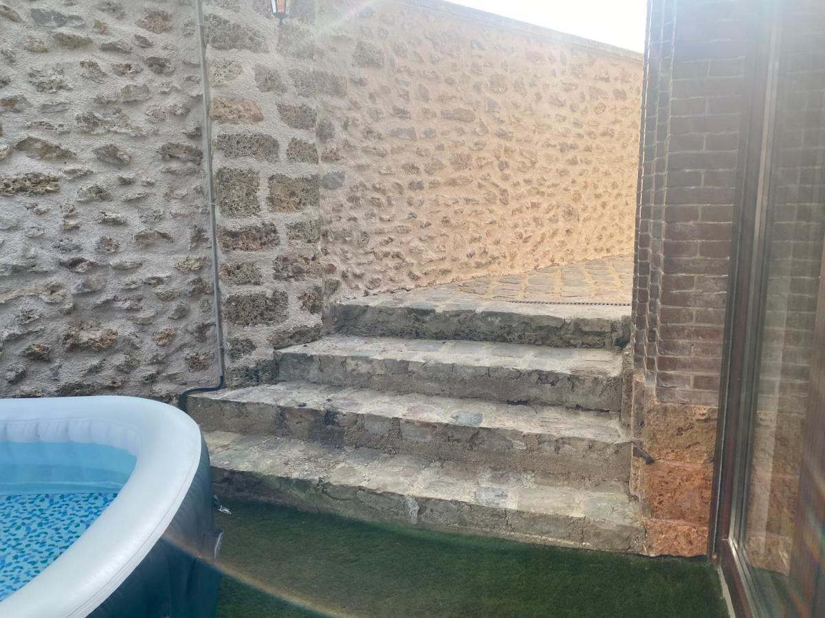 Studio Duplex Avec Spa Et Cour Privee Bonnelles Zewnętrze zdjęcie